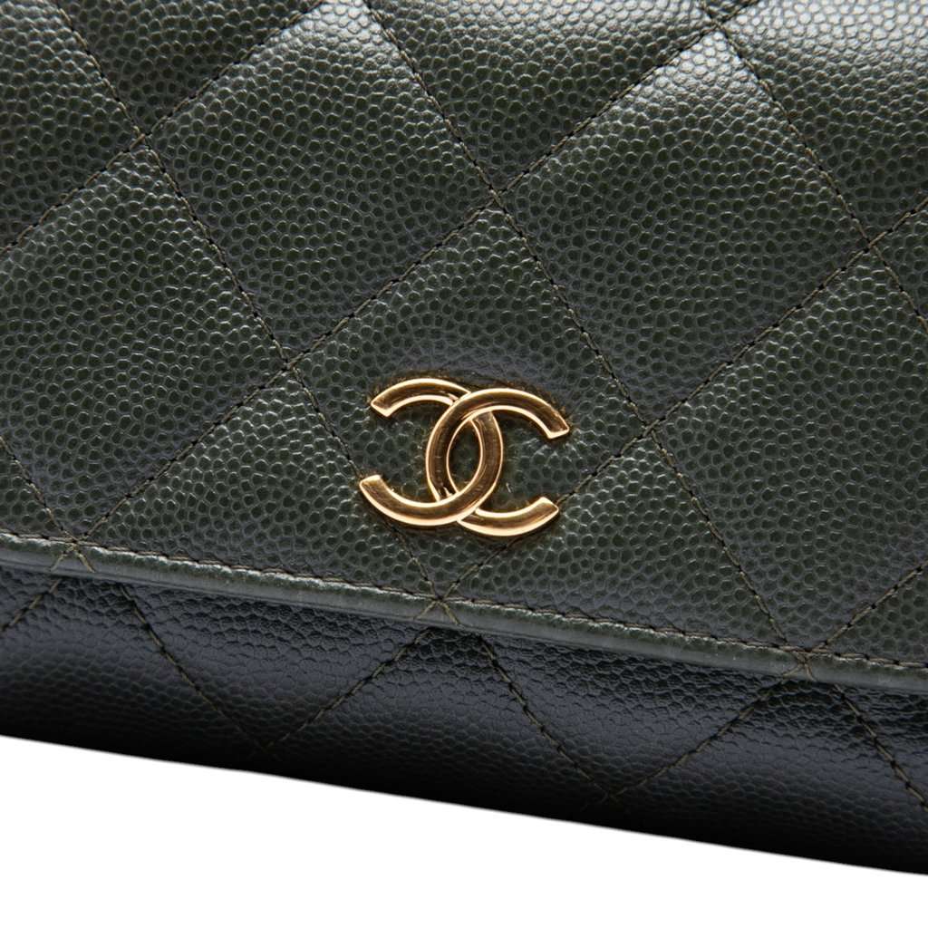 Chanel Small CC Quilted Caviar Bar Flap Clutch With Chain Green Leather Very good condition - Box View