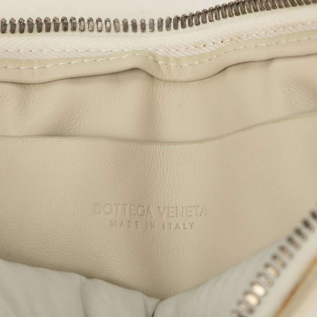 Bottega Veneta Nappa Maxi Intrecciato Padded Square Wristlet Pouch White Leather Very good - Box View