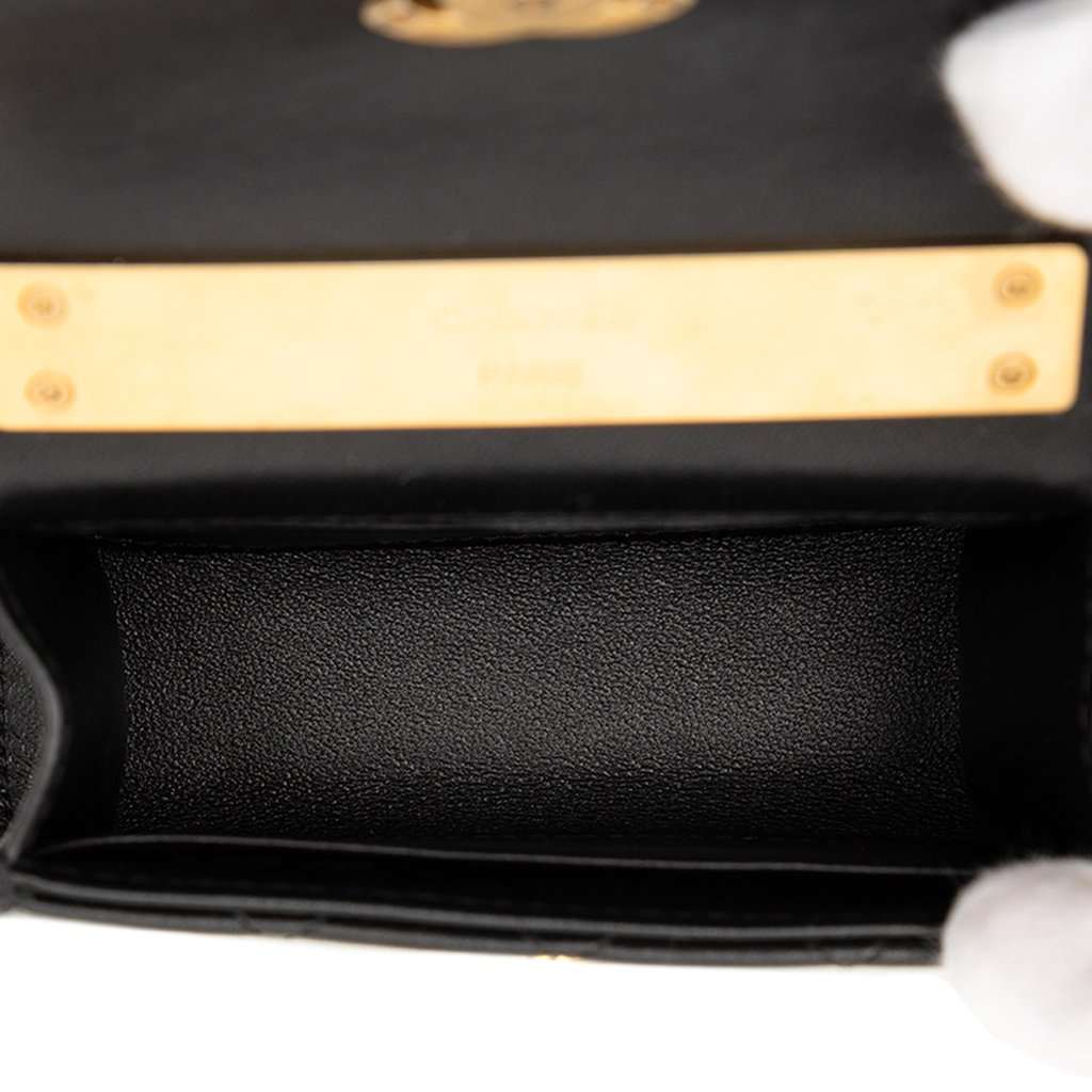 Chanel Mini CC Quilted Lambskin Enamel Top Handle Bag Black Leather Very good condition - Model View