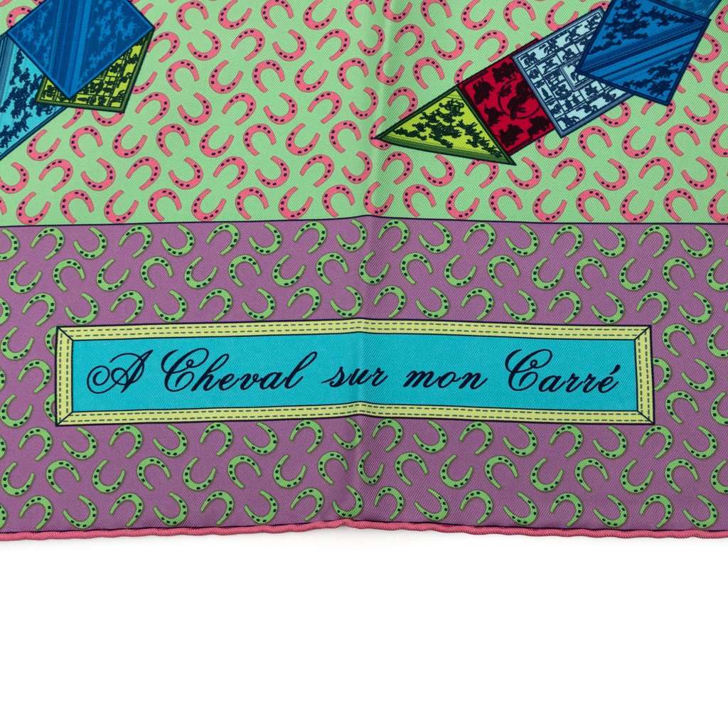 Hermès A Cheval Sur Mon Carre Silk Scarf Green Very good condition - Inside View