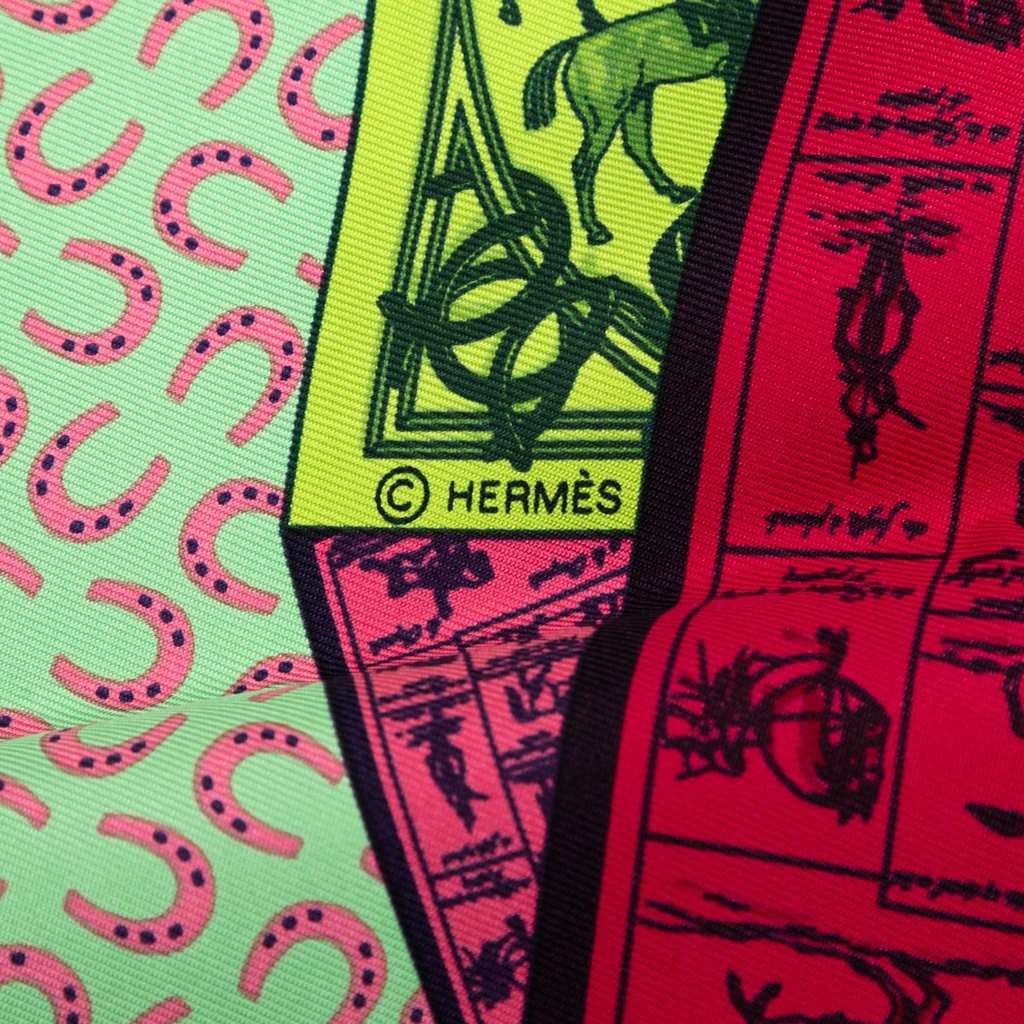 Hermès A Cheval Sur Mon Carre Silk Scarf Green Very good condition - Box View