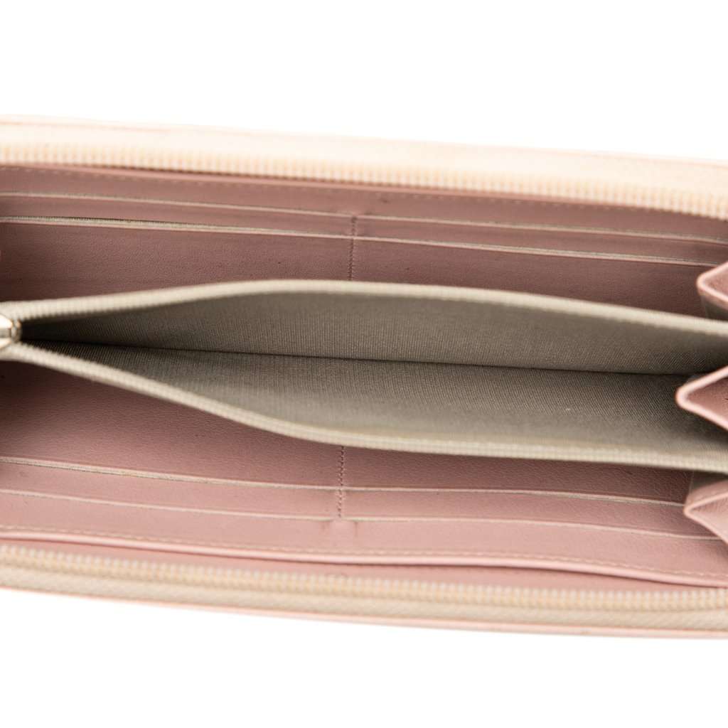 Chanel CC Caviar Zip Around Long Wallet Pink Leather Very good - Model View