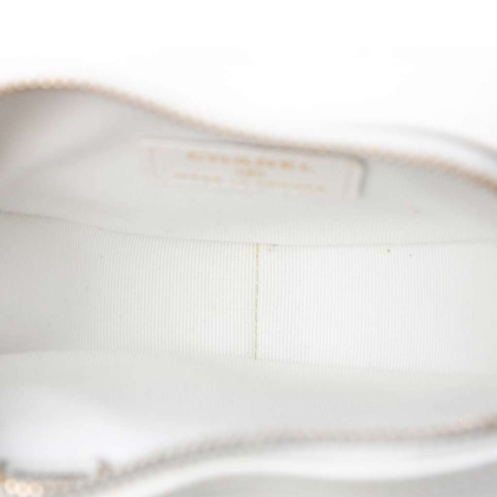 Chanel Mini Lambskin CC in Love Heart Crossbody White Leather Very good condition - Model View