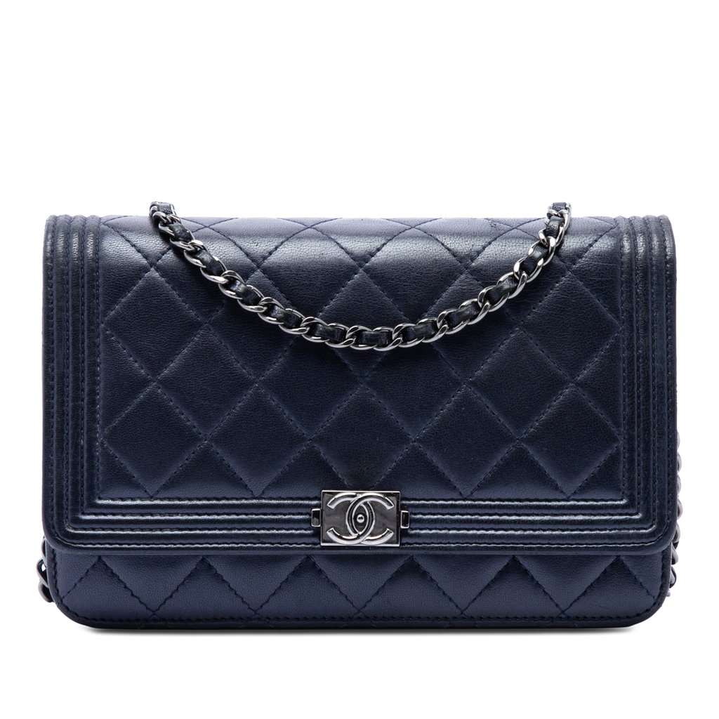 Chanel Quilted Lambskin Boy Wallet On Chain Blue Leather Very good condition - Front View