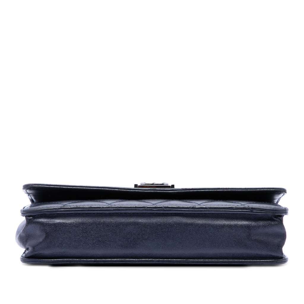 Chanel Quilted Lambskin Boy Wallet On Chain Blue Leather Very good condition - Inside View