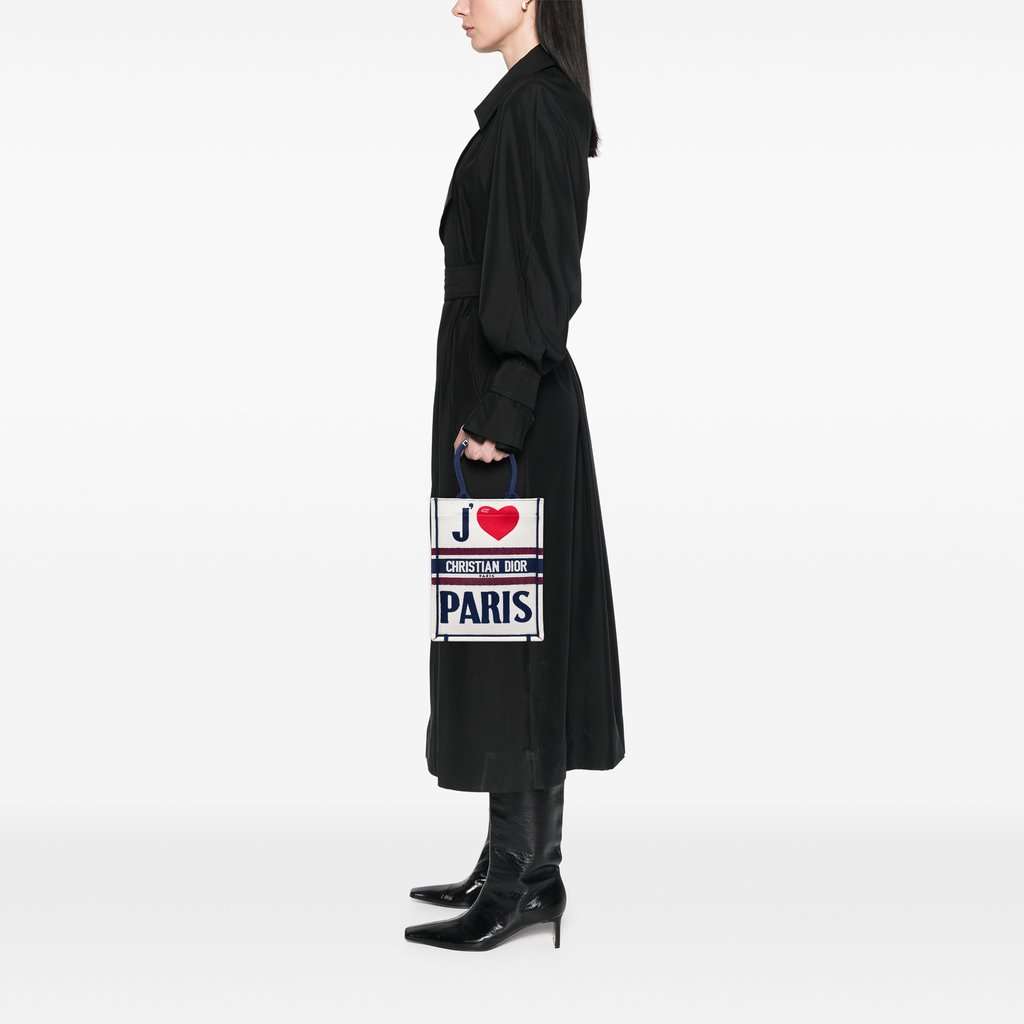 Dior Embroidered Canvas I Love Paris Vertical Book Tote White Very good condition - Box View