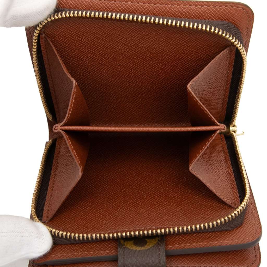Louis Vuitton Monogram Bifold Compact Wallet Brown Very good condition - Model View