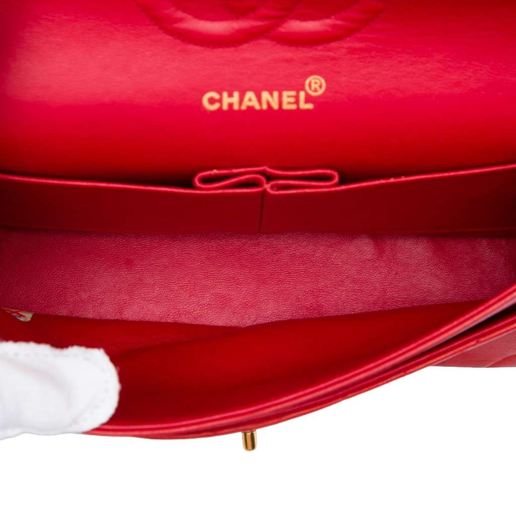 Chanel Medium Classic Chevron Lambskin Double Flap Red Leather Very good - Model View