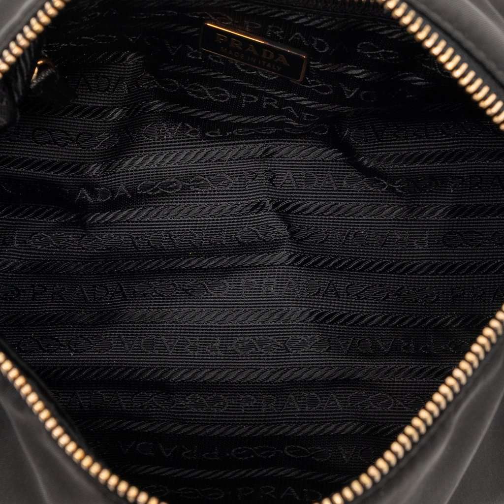 Prada Tessuto Shoulder Bag Black Very good condition - Model View