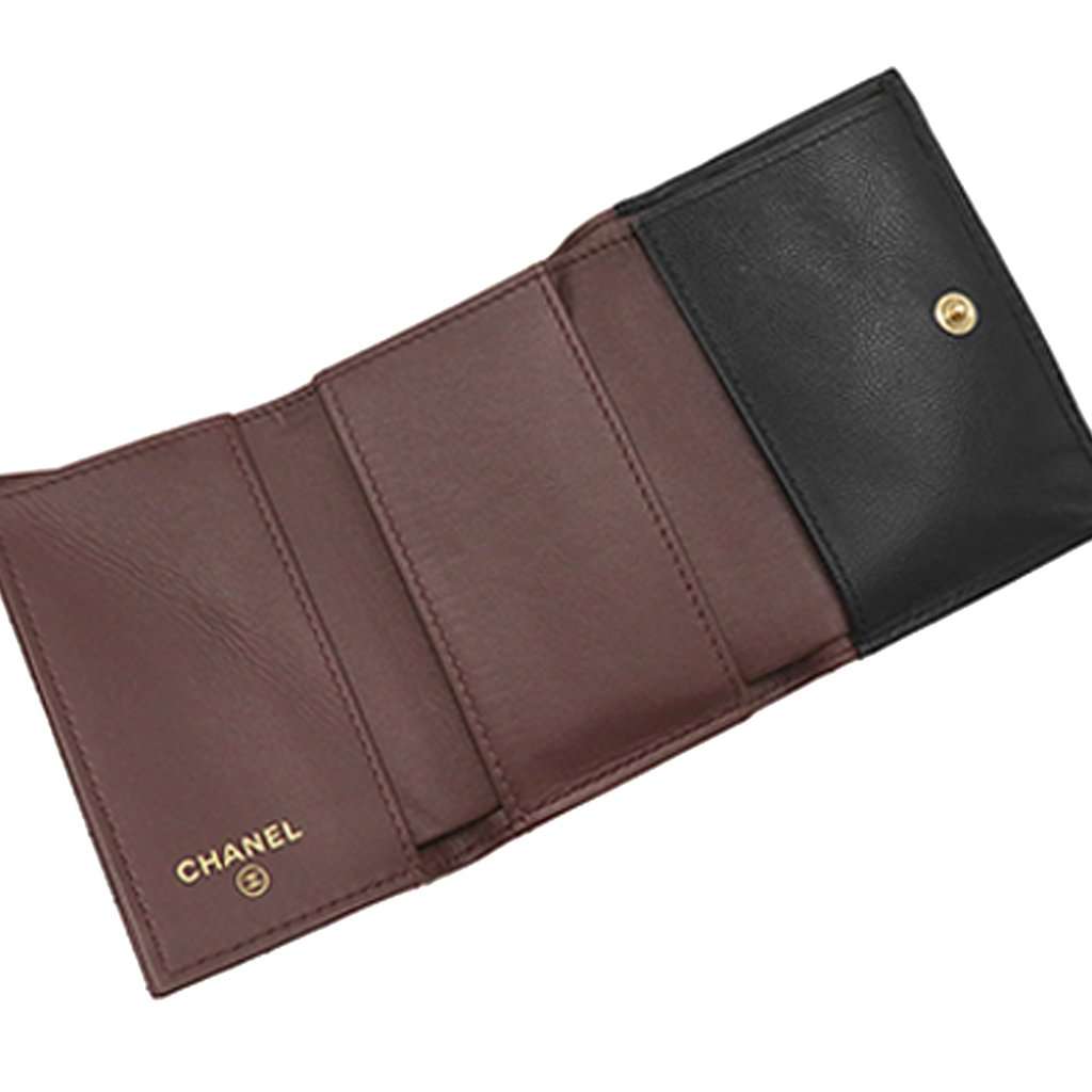 Chanel CC Quilted Caviar Flap Card Holder Wallet Black Leather Very good condition - Model View
