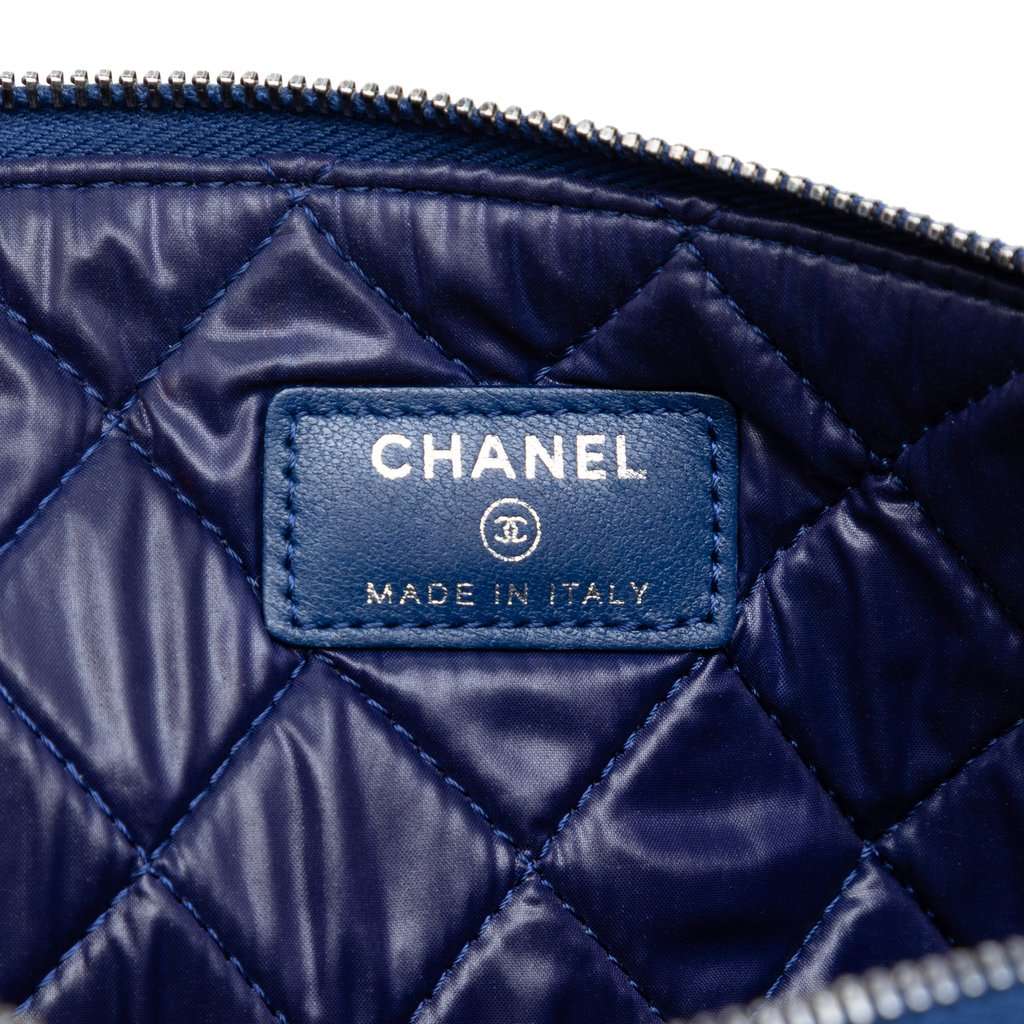 Chanel Medium Quilted Lambskin Boy O Case Clutch Blue Leather Very good condition - Box View