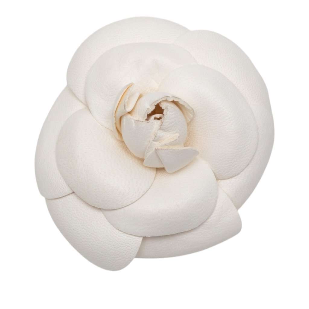Chanel Leather Camellia Brooch White Leather Very good condition - Front View