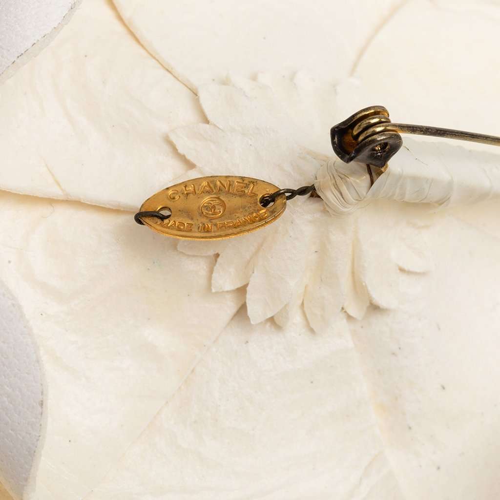 Chanel Leather Camellia Brooch White Leather Very good condition - Inside View