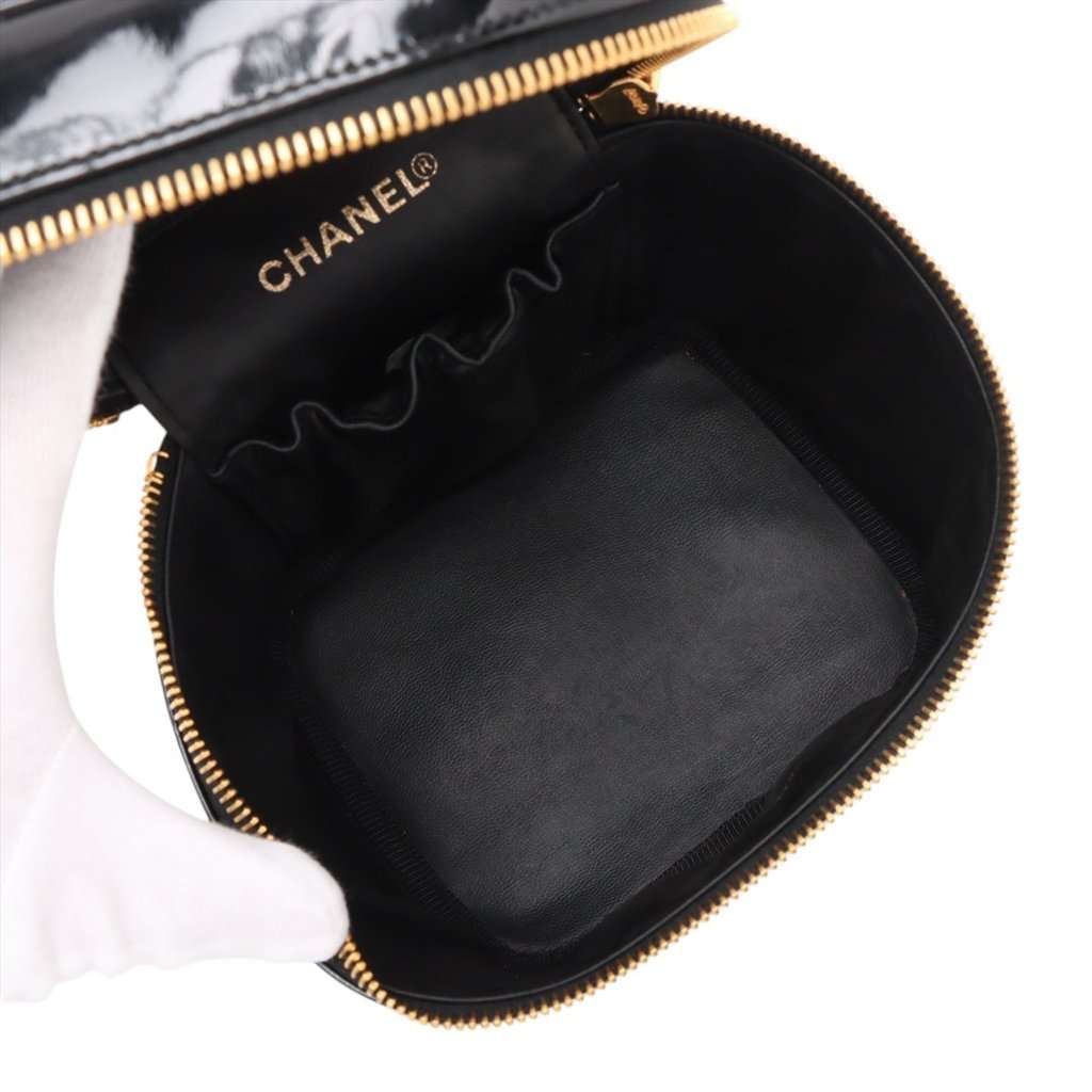 Chanel CC Patent Vanity Bag Black Leather Very good condition - Inside View