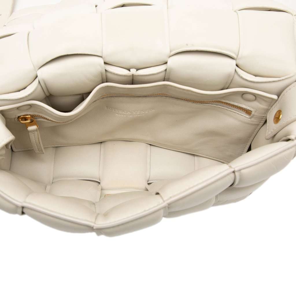 Bottega Veneta Nappa Intrecciato Padded Cassette Crossbody White Leather Very good condition - Model View