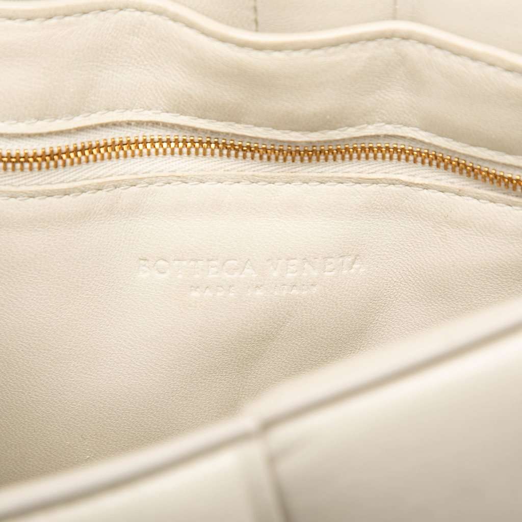 Bottega Veneta Nappa Intrecciato Padded Cassette Crossbody White Leather Very good condition - Box View