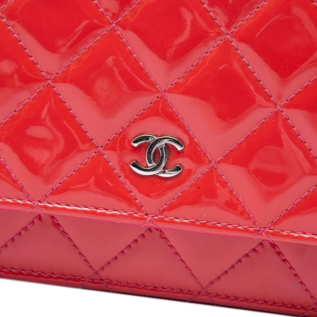 Chanel Bicolor Classic Patent Wallet On Chain Red Leather Very good condition - Box View