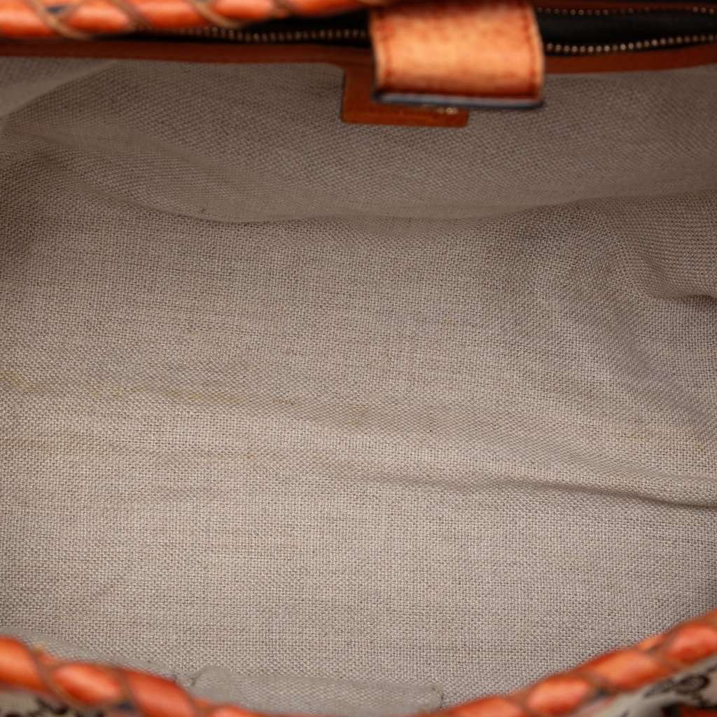 Gucci Medium GG Canvas Bamboo Tassel Tote Beige Very good condition - Model View