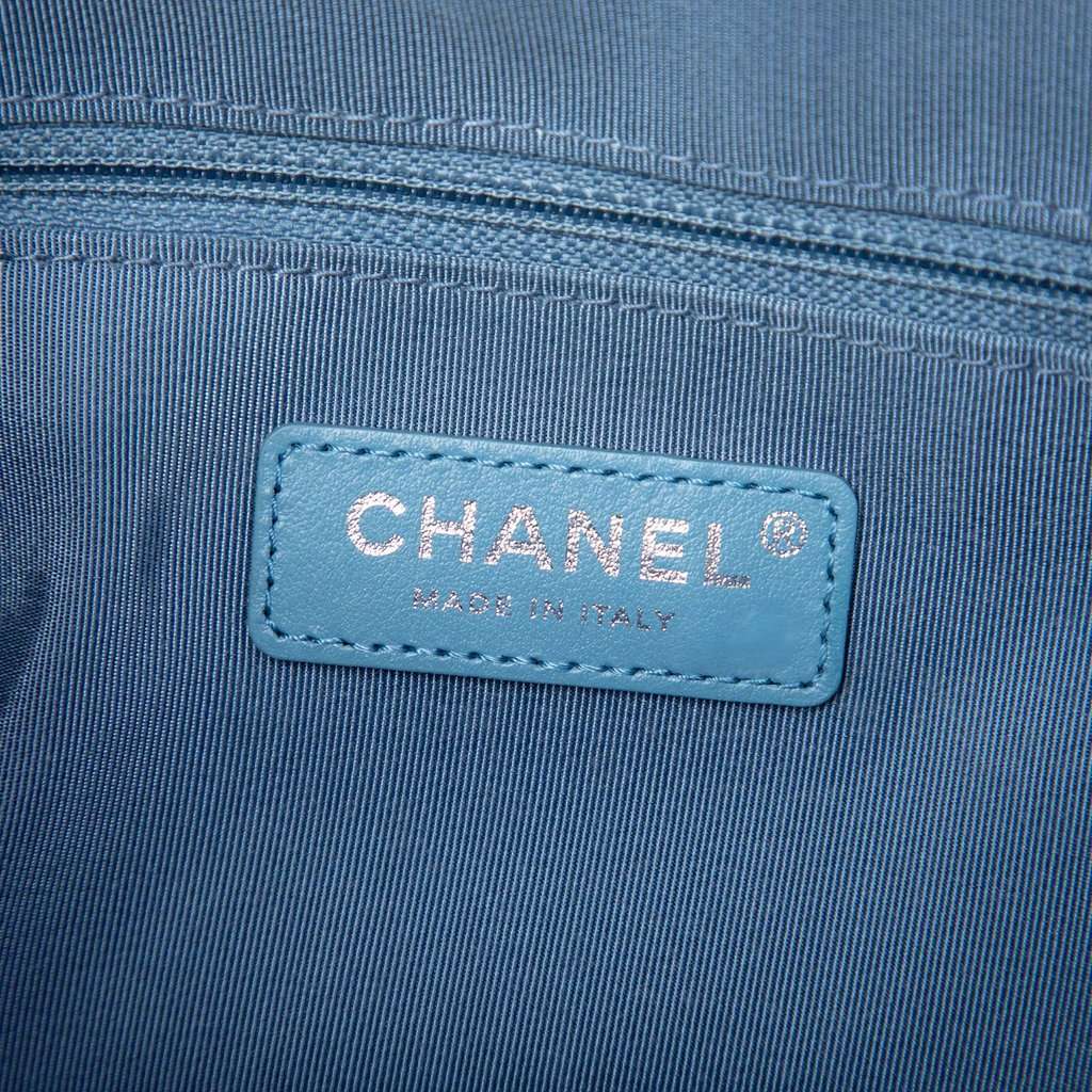 Chanel Medium Quilted Iridescent Lambskin and Calfskin Gabrielle Hobo Blue Leather Very good - Box View