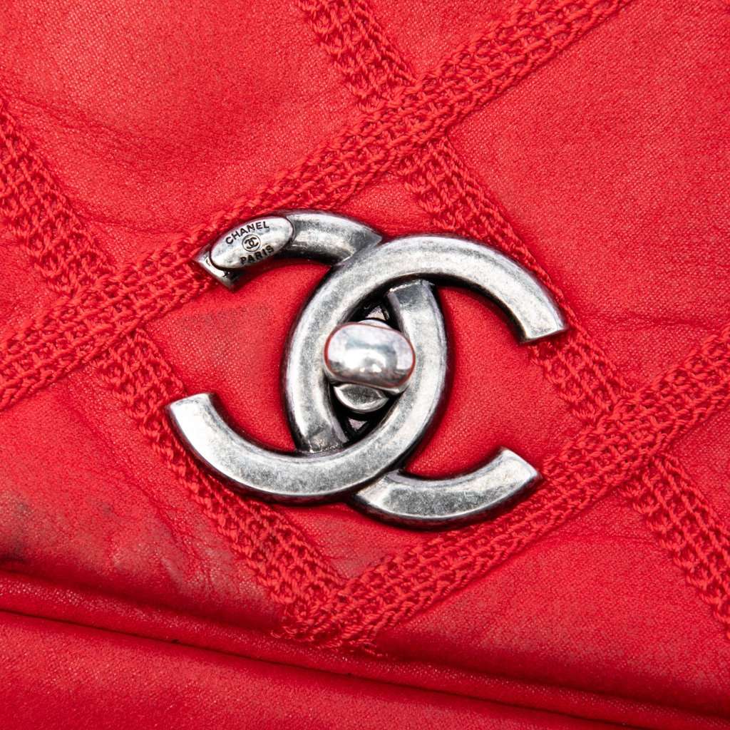 Chanel Iridescent Calfskin Diamond Stitch Flap Red Leather Very good condition - Box View