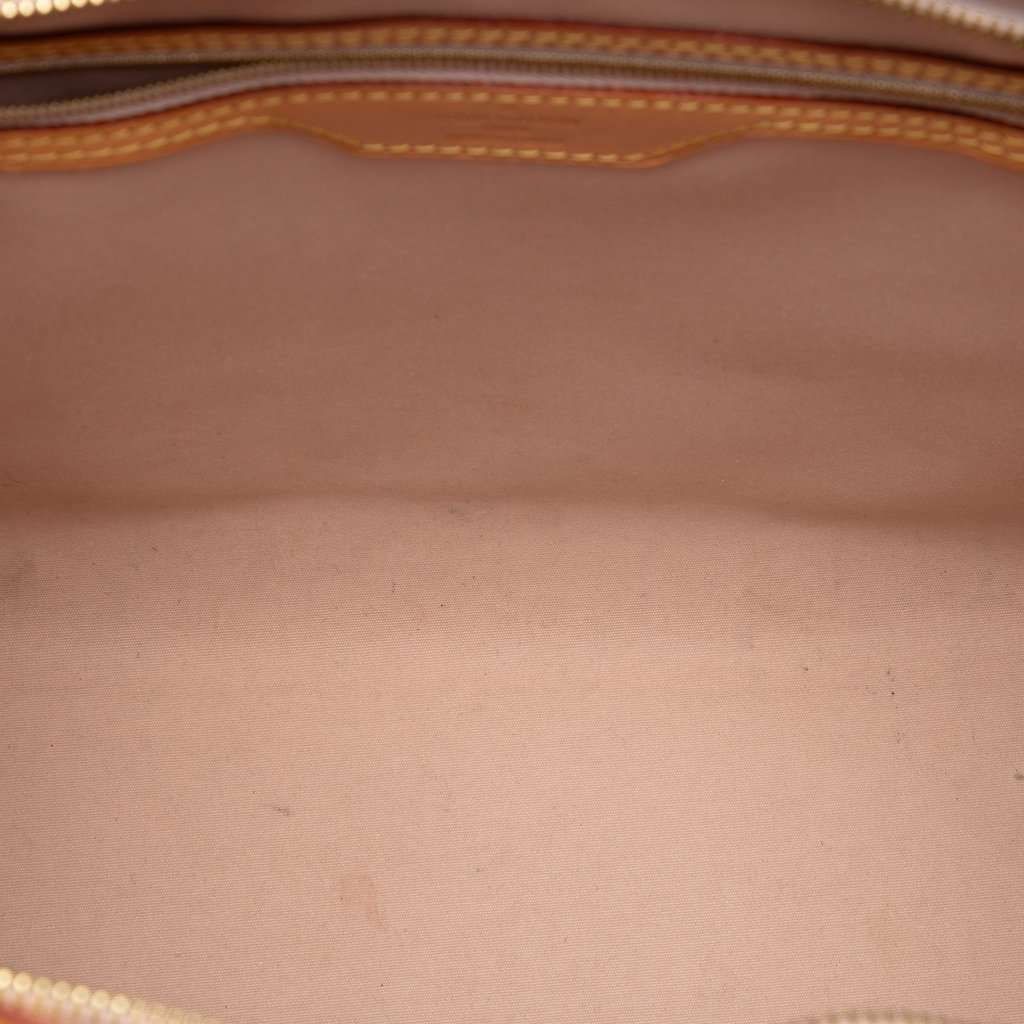 Louis Vuitton Monogram Vernis Brea GM Beige Leather Very good condition - Model View