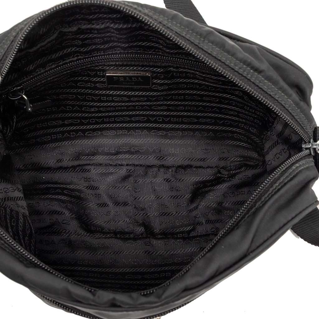 Prada Tessuto Camera Bag Black Very good condition - Model View