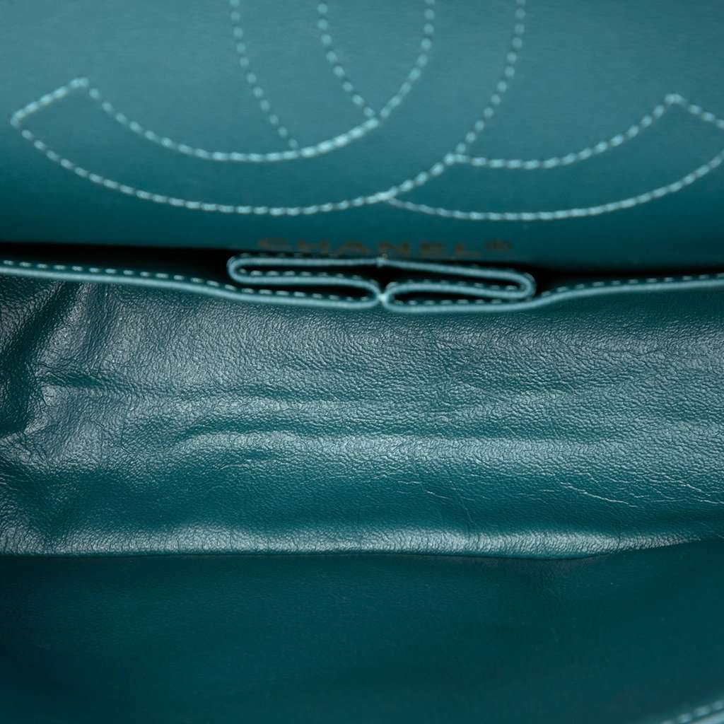 Chanel Chevron Velvet Reissue 2.55 Double Flap 225 Blue Very good condition - Model View