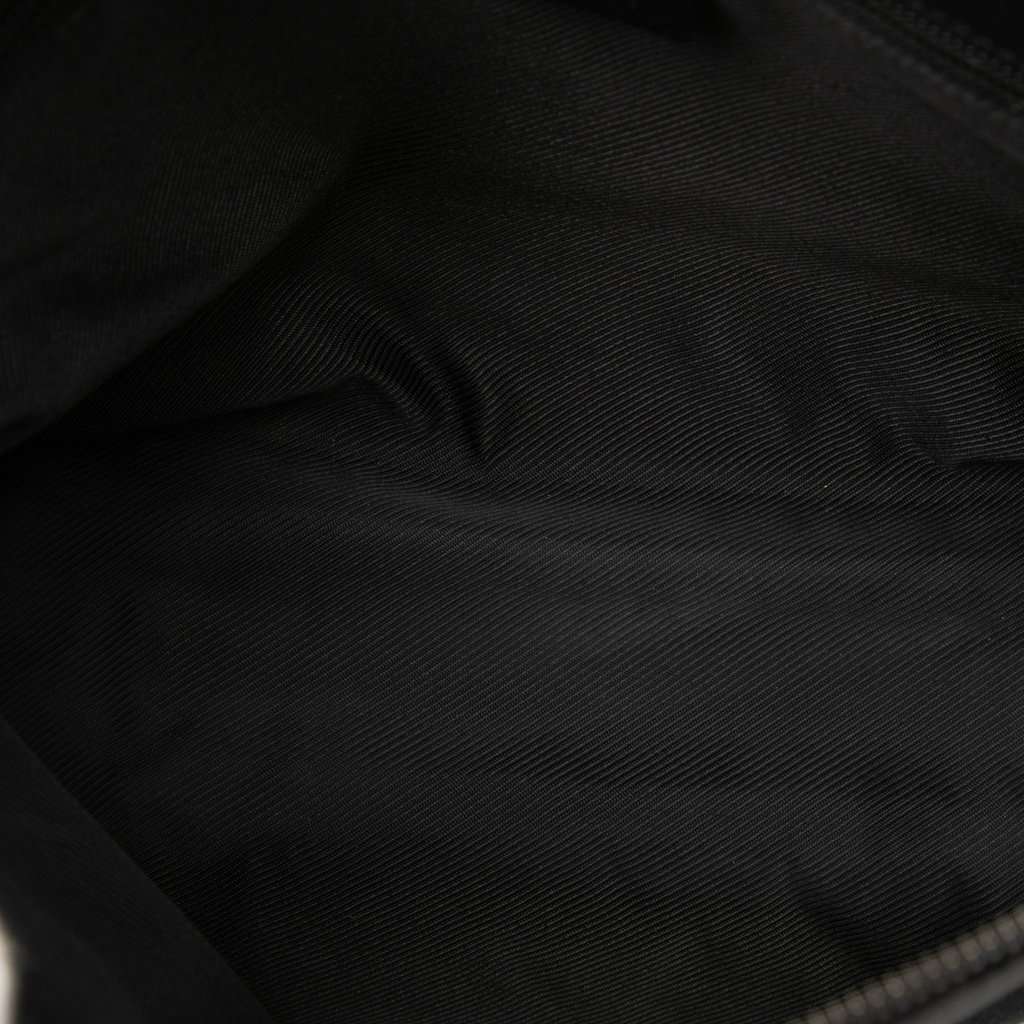 Gucci GG Canvas Crossbody Black Very good condition - Model View