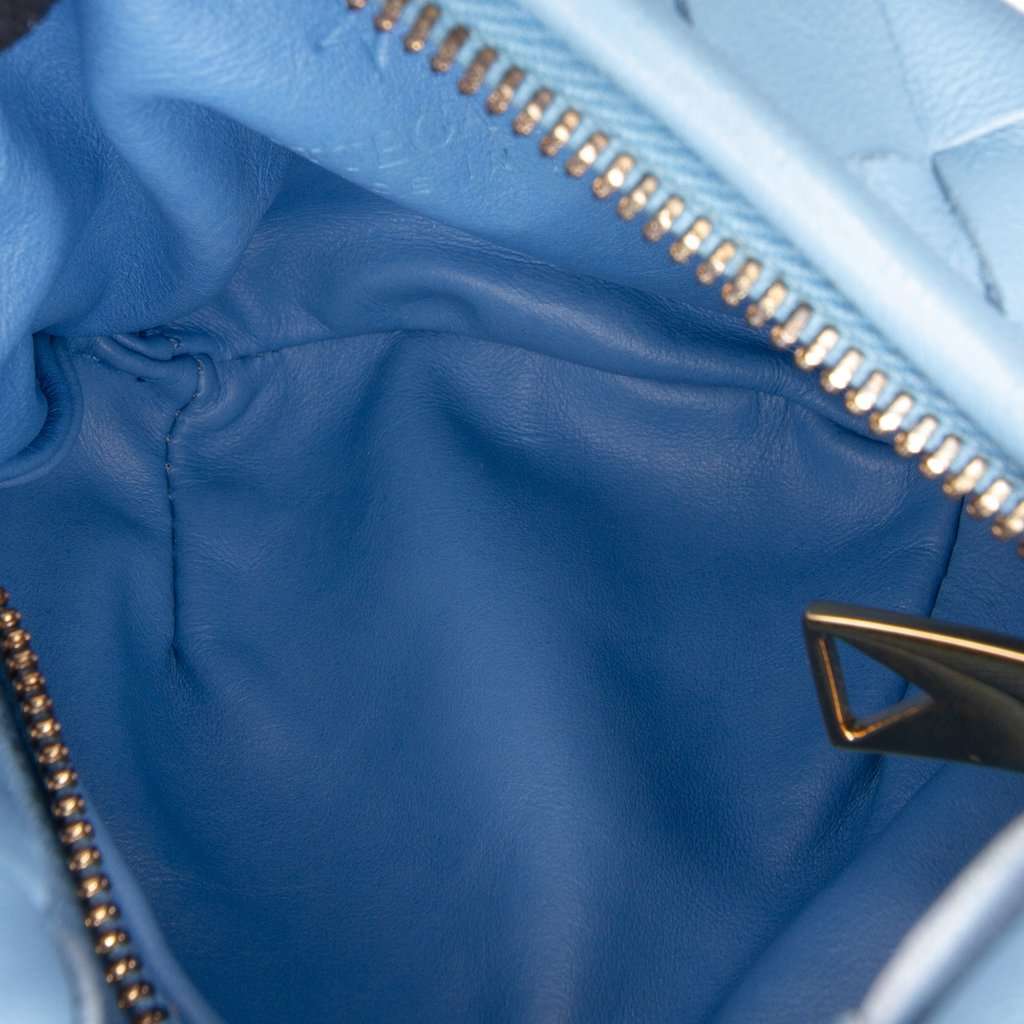 Bottega Veneta Candy Nappa Intrecciato Jodie Blue Leather Very good - Model View