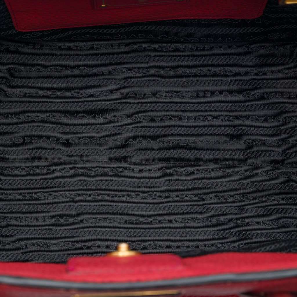 Prada Vitello Daino Open Convertible Tote Red Leather Very good - Model View