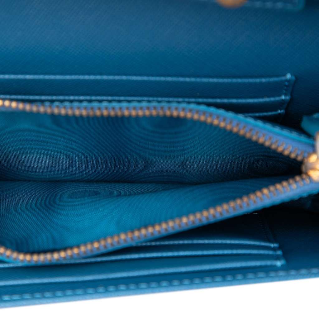 Prada Saffiano Lux Bow Wallet On Strap Blue Leather Very good condition - Model View