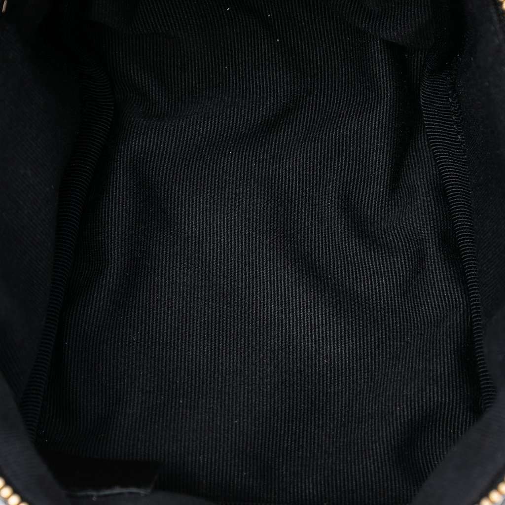 Chanel CC Quilted Lambskin Cube Wristlet Vanity Case Black Leather Very good condition - Model View