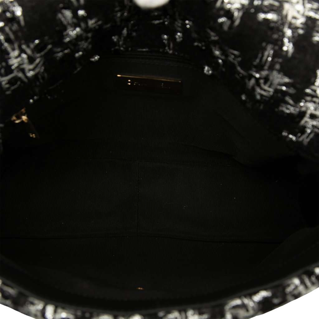 Chanel Large Tweed 19 Flap Black Very good - Model View