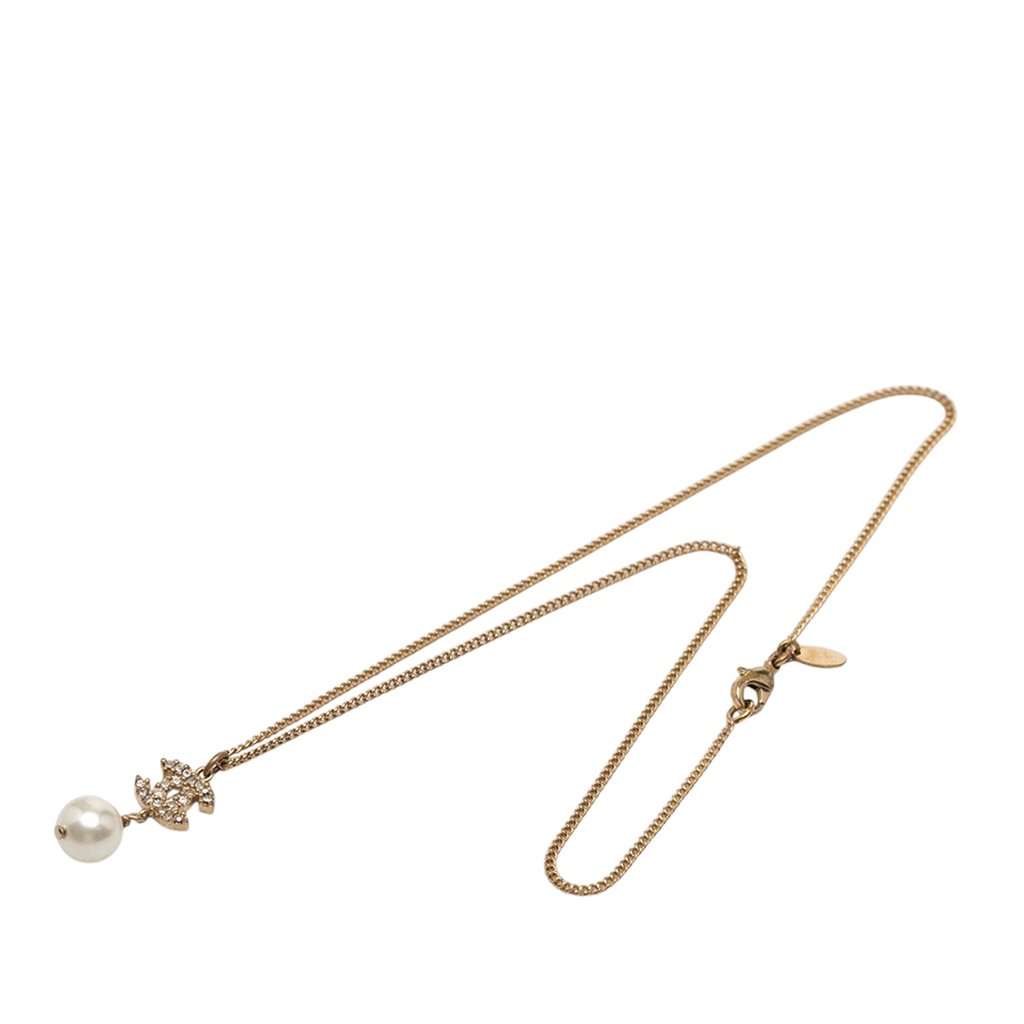 Chanel Gold Plated Strass CC Faux Pearl Drop Pendant Necklace Gold Metal Very good condition - Front View