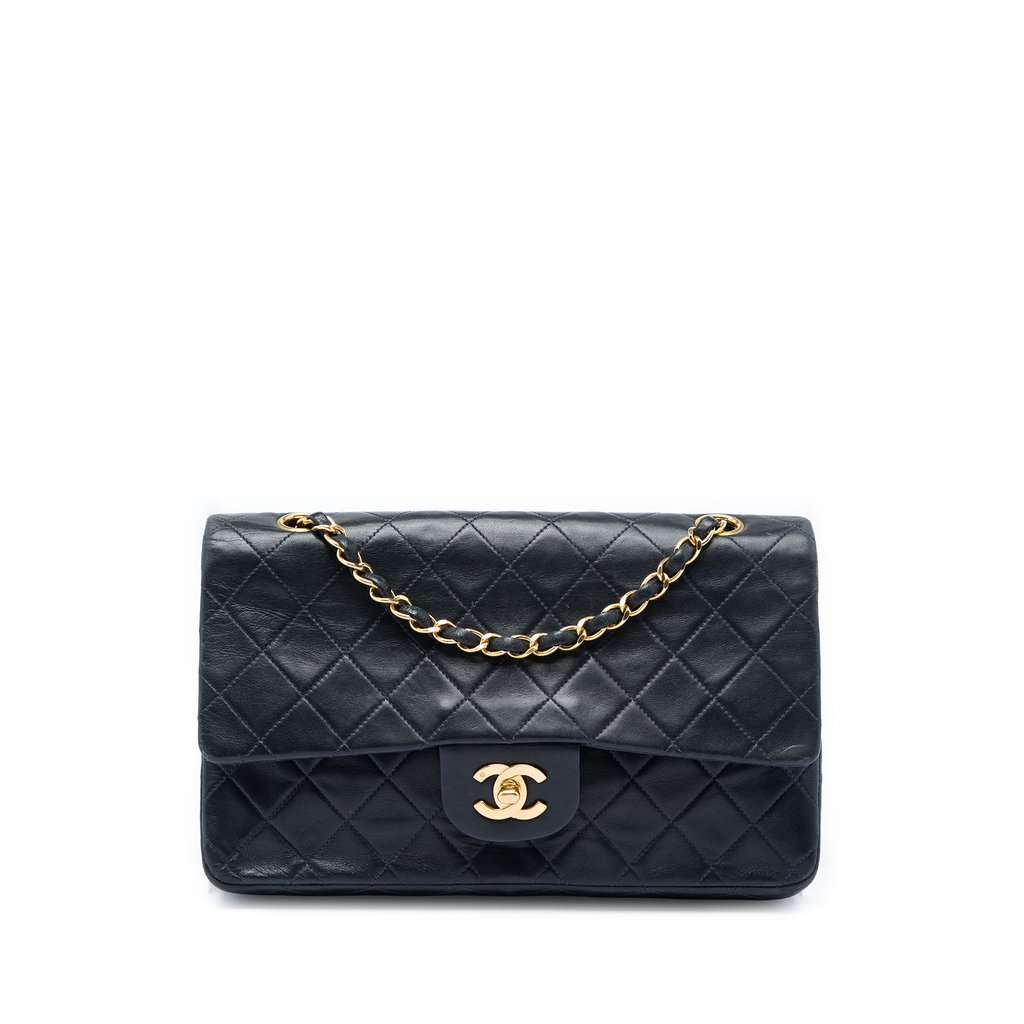 Chanel Medium Classic Lambskin Double Flap Black Leather Very good condition - Front View