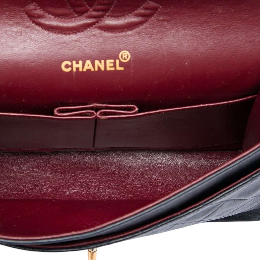 Chanel Medium Classic Lambskin Double Flap Black Leather Very good condition - Model View
