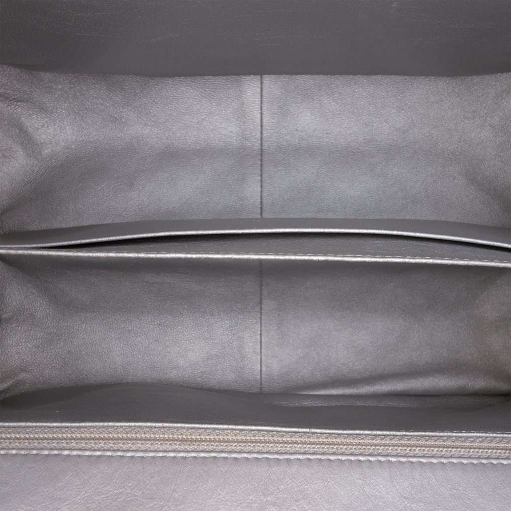 Chanel Quilted Aged Calfskin Reissue 2.55 Double Compartment Single Flap 226 Silver Leather Very good - Model View