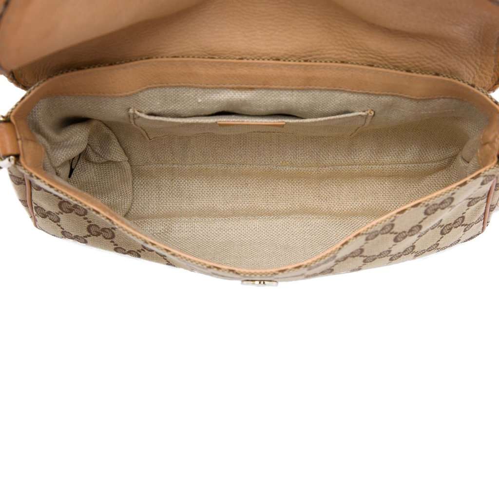 Gucci GG Canvas Marrakech Shoulder Bag Beige Very good - Model View