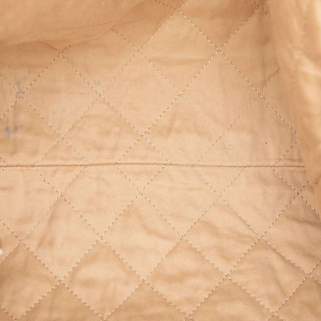 Chanel Large Quilted Shiny Calfskin 22 Backpack White Leather Very good condition - Model View