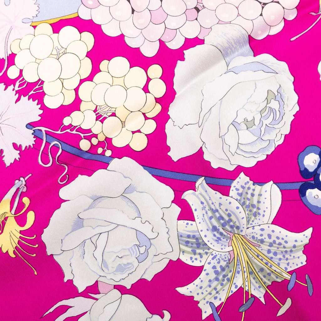 Hermès Fleurs et Raisins Silk Scarf  90 Pink Very good - Inside View