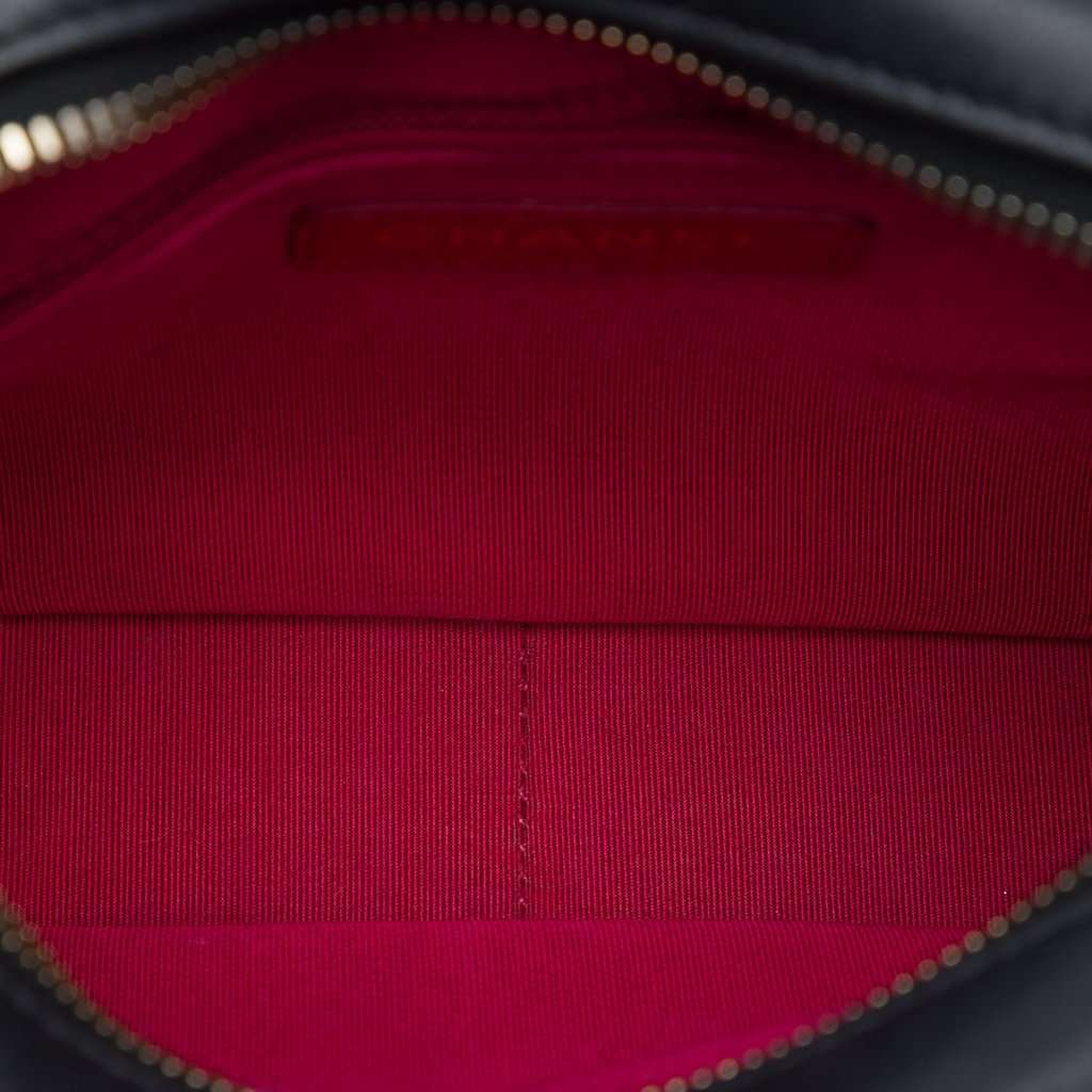 Chanel Quilted Calfskin Logo Enchained Camera Bag Black Leather Very good condition - Model View