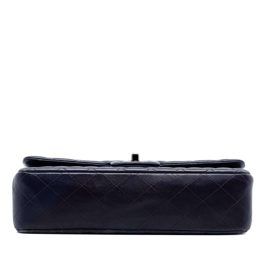Chanel Medium Classic Lambskin Double Flap Purple Leather Very good condition - Inside View