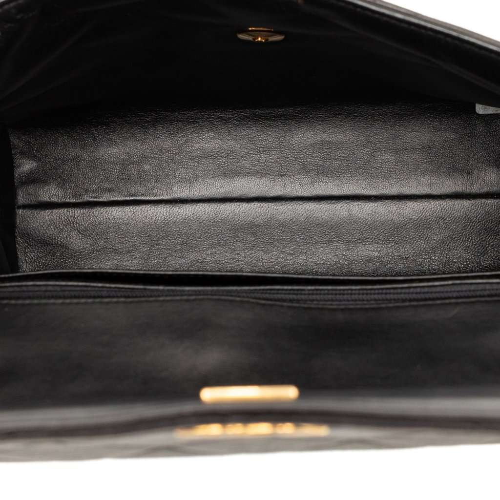 Chanel Small Square Quilted Lambskin Straight Single Flap Black Leather Very good condition - Model View