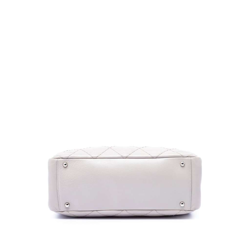 Chanel Glazed Calfskin On the Road Tote White Leather Very good - Inside View