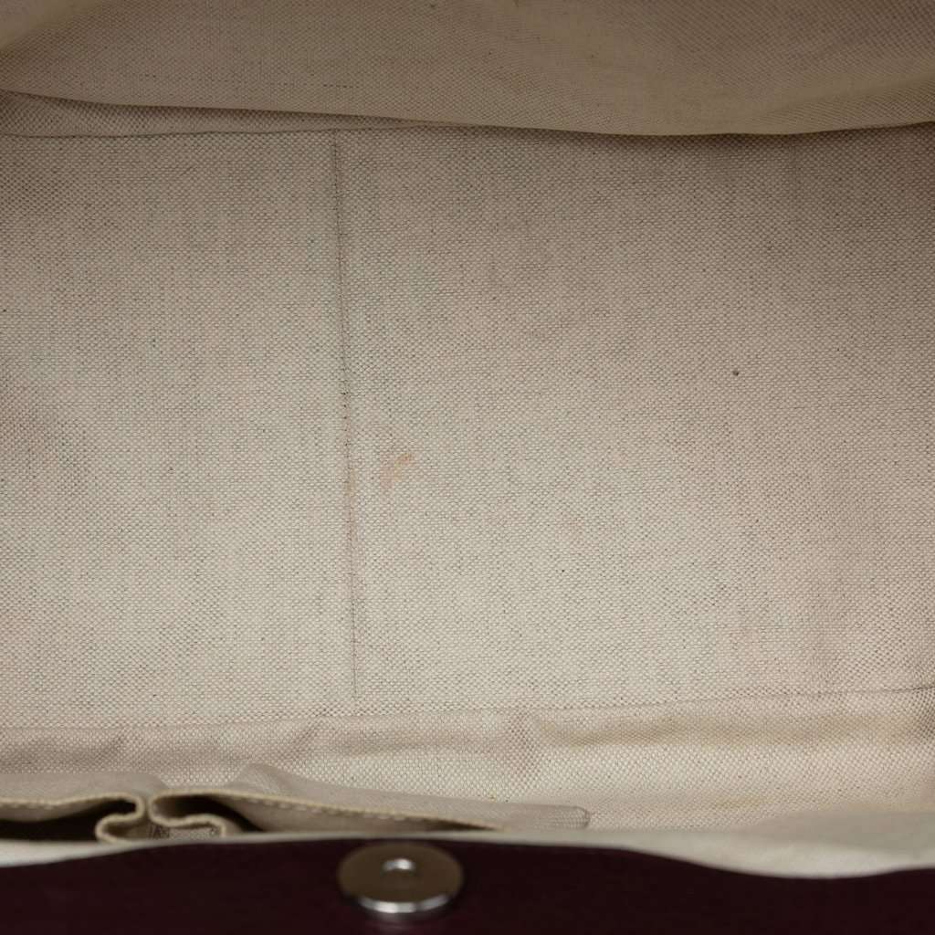 Gucci Medium GG Canvas New Bamboo Tassel Tote Beige Very good condition - Model View