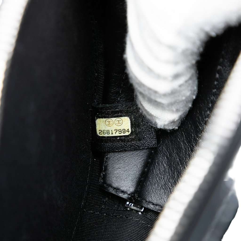 Chanel Patent Round As Earth Bag Black Leather Very good condition - Box View