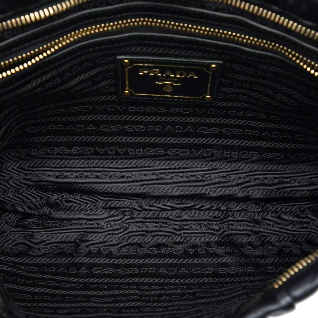 Prada Nappa Gaufre Clutch Black Leather Very good condition - Model View
