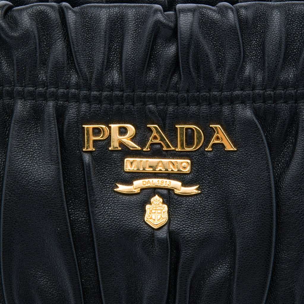 Prada Nappa Gaufre Clutch Black Leather Very good condition - Box View