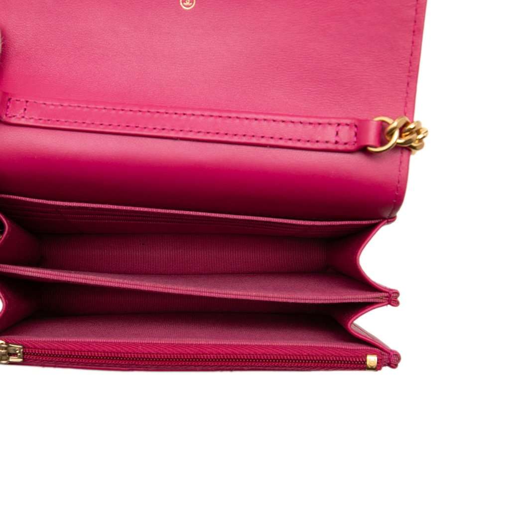 Chanel Mini CC Quilted Lambskin Pearl Samba Wallet On Chain Pink Leather Very good - Model View
