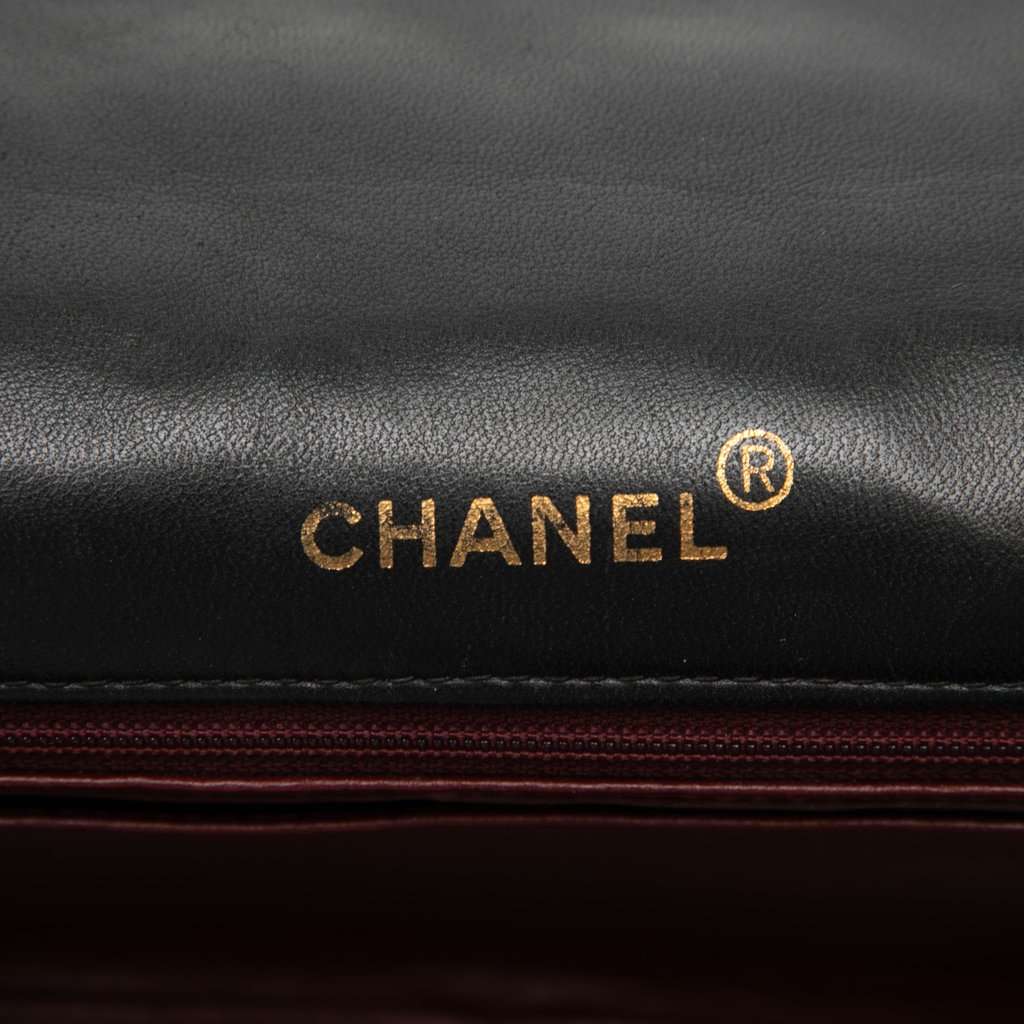 Chanel Medium Lambskin Diana Full Flap Black Leather Very good condition - Box View